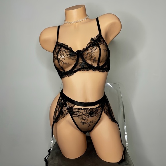 đť…şdarkest Florest Lingerie Set - Picture 1 of 16